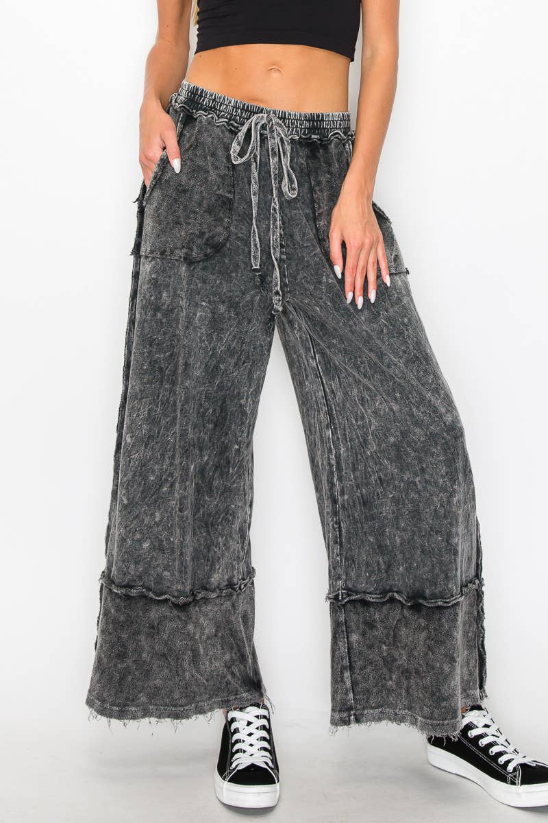 Mineral Wash Wide Pants with raw hem frayed details HP5536