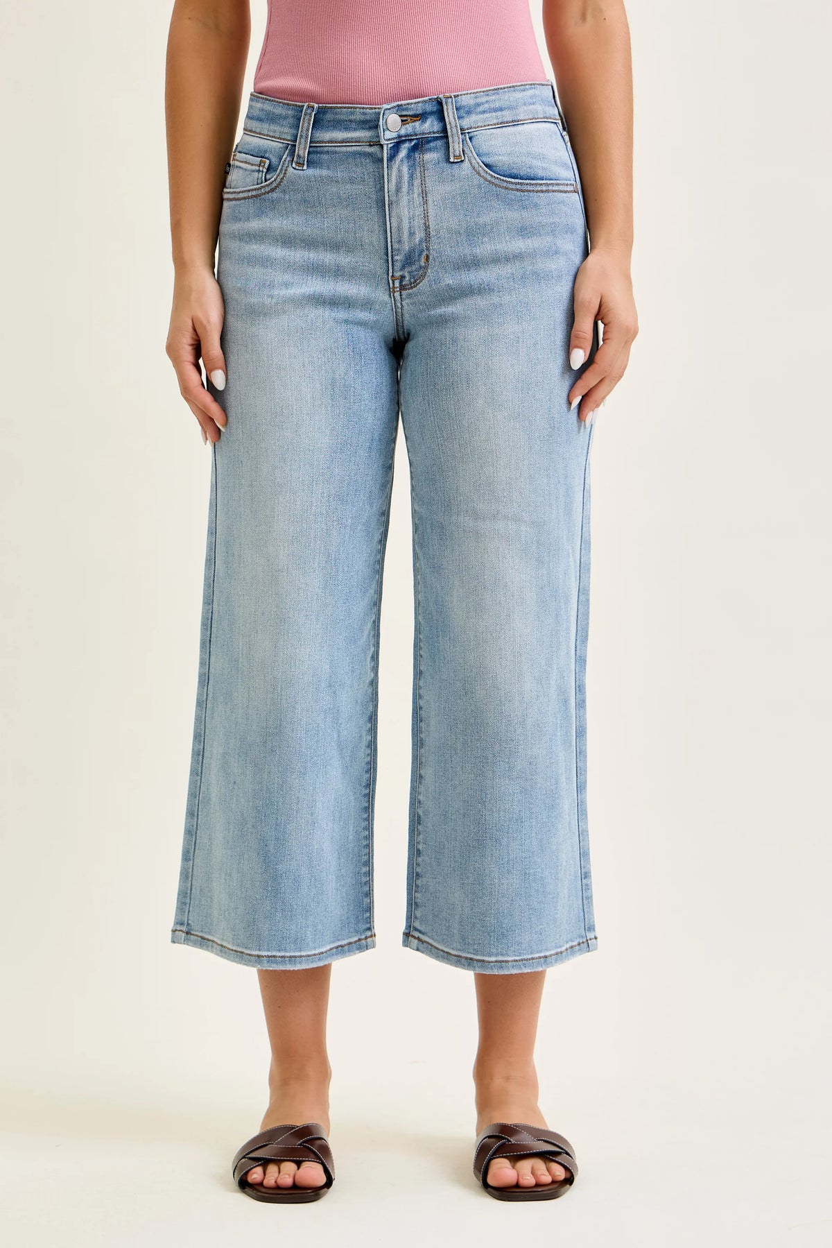 82690 Judy Blue Mid Rise Wide Crop Jeans