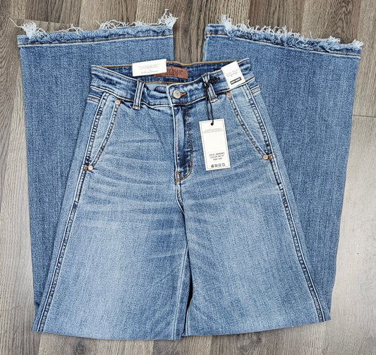 82648 HW Retro Wide Fit Judy Blue Jeans