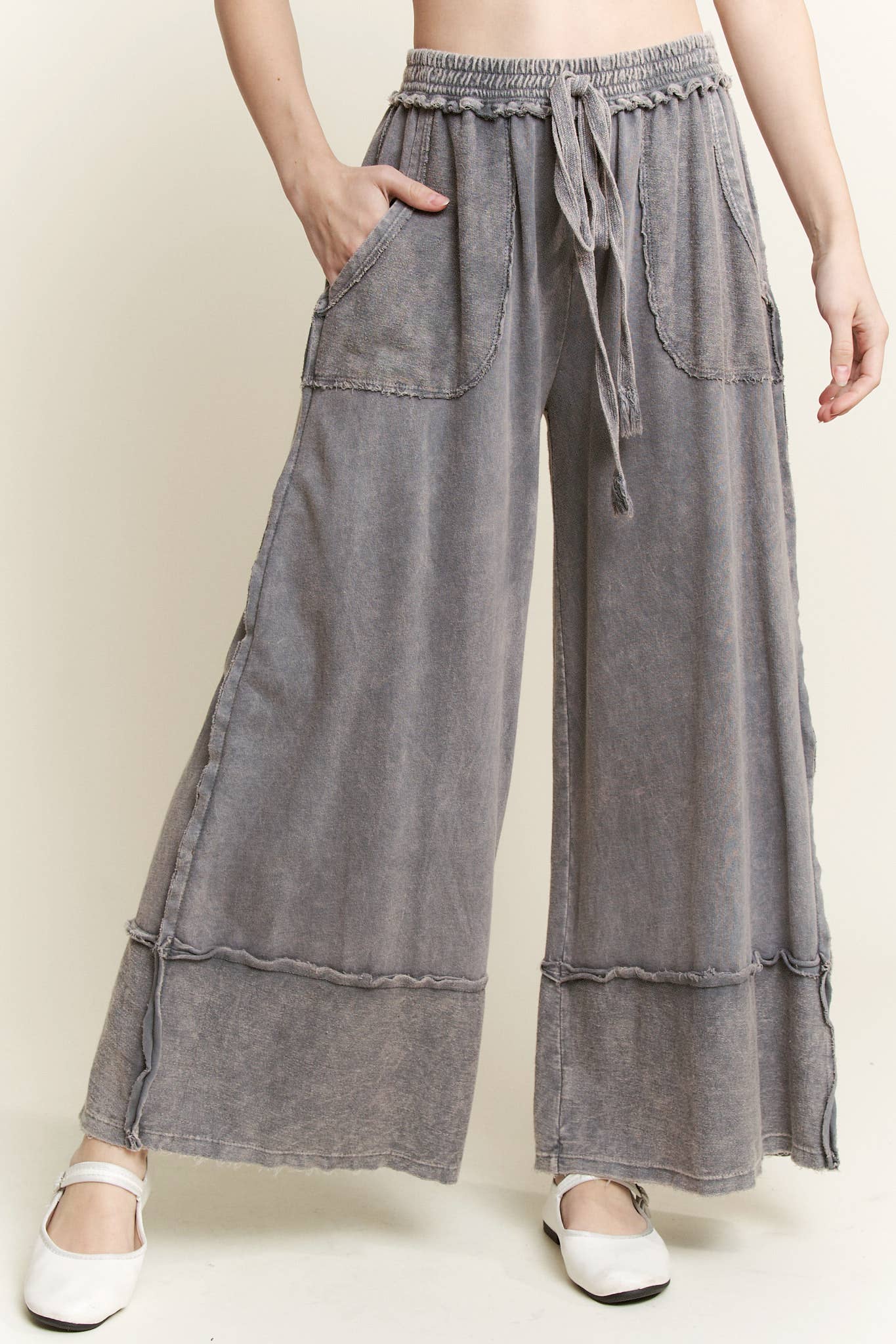 Mineral Wash Wide Pants with raw hem frayed details HP5536
