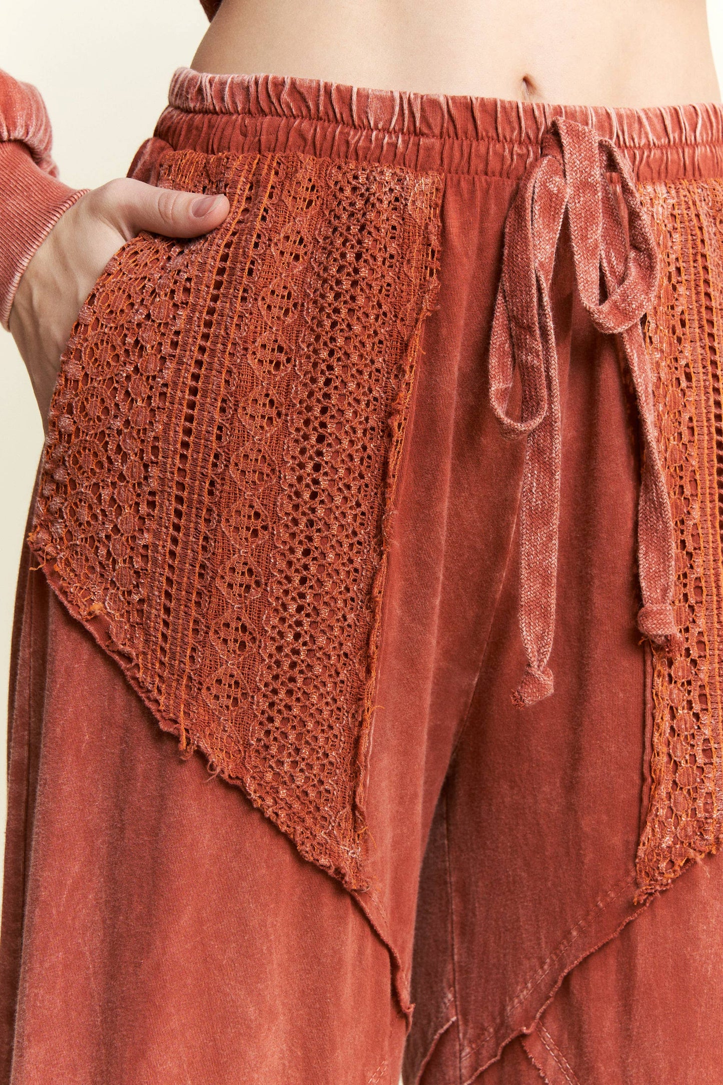 Mineral Wash Lace detailed straight leg pants HP6030