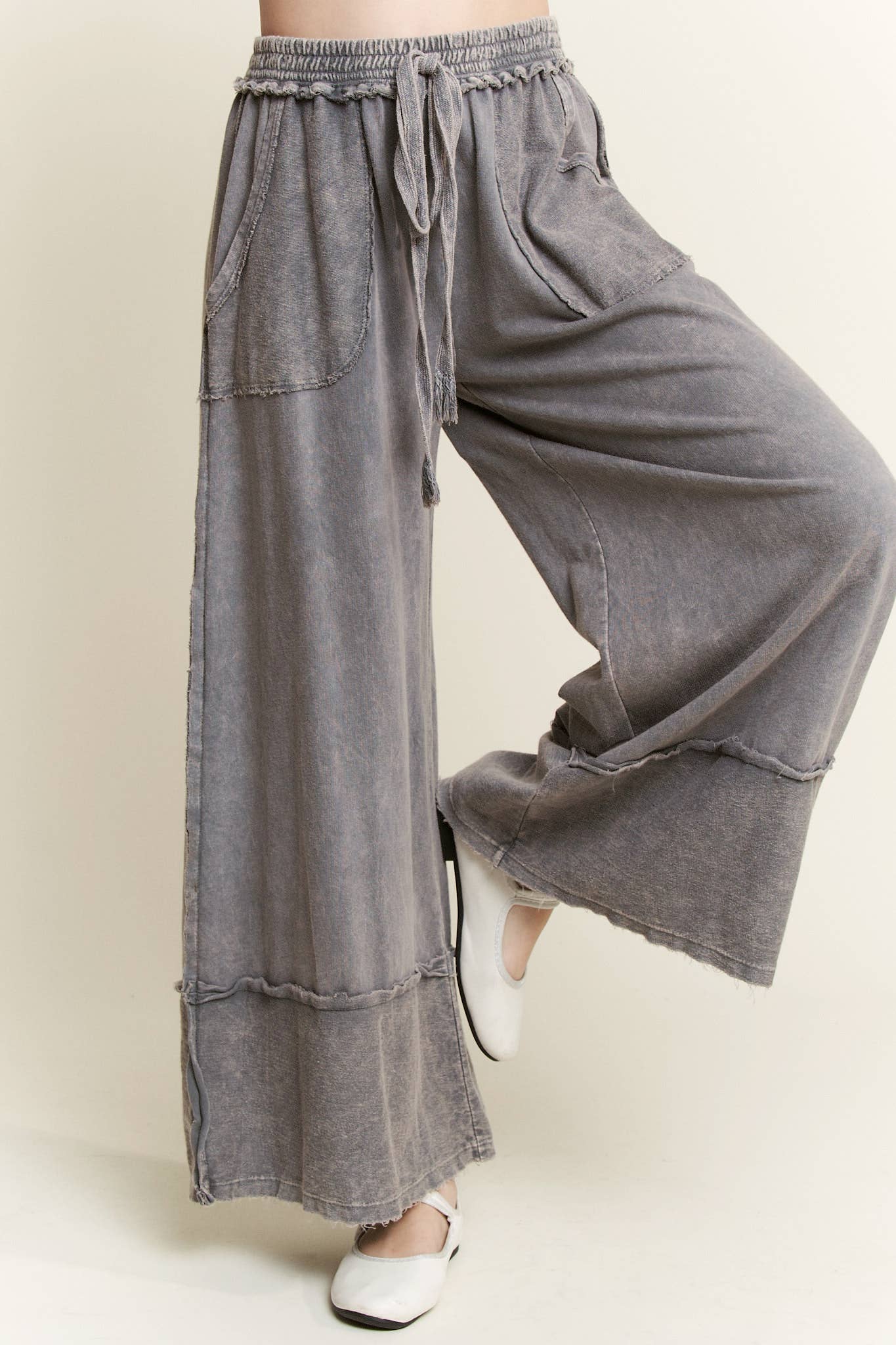 Mineral Wash Wide Pants with raw hem frayed details HP5536