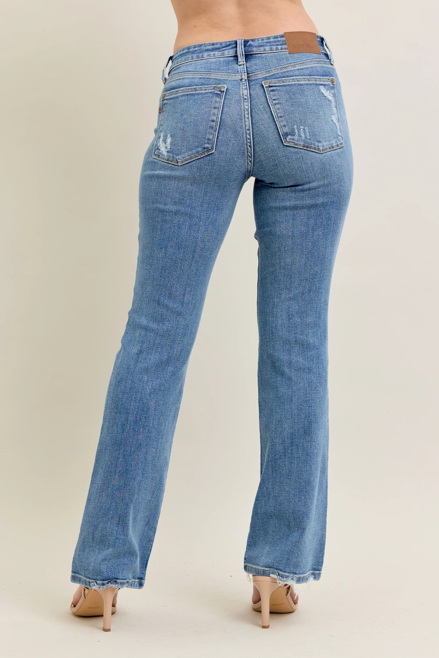 82667 Judy Blue MR Vintage Wash Bootcut Jeans w/ Destroy Hem