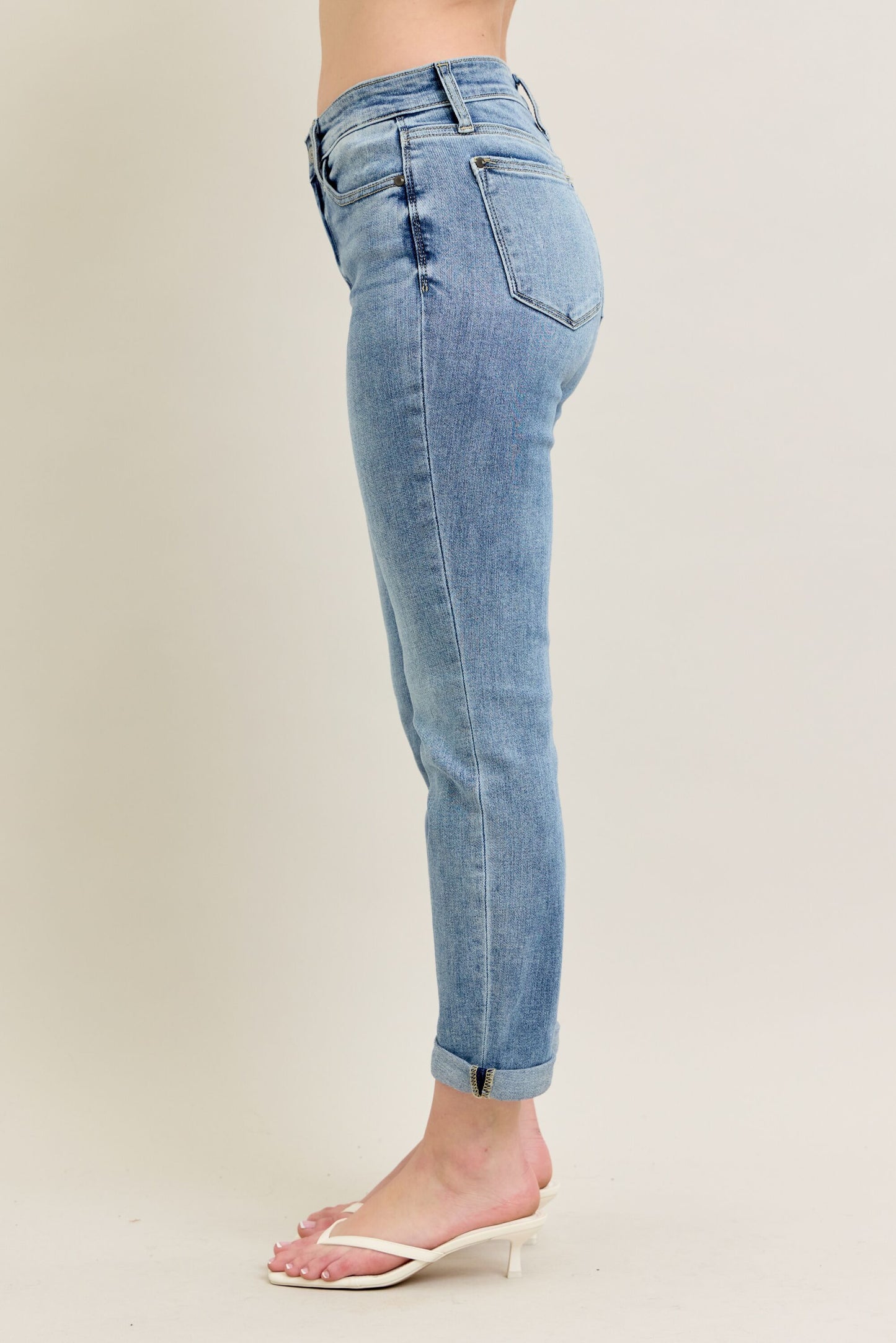 82335 Mid Rise Bleach Wash Boyfriend Jeans Judy Blue