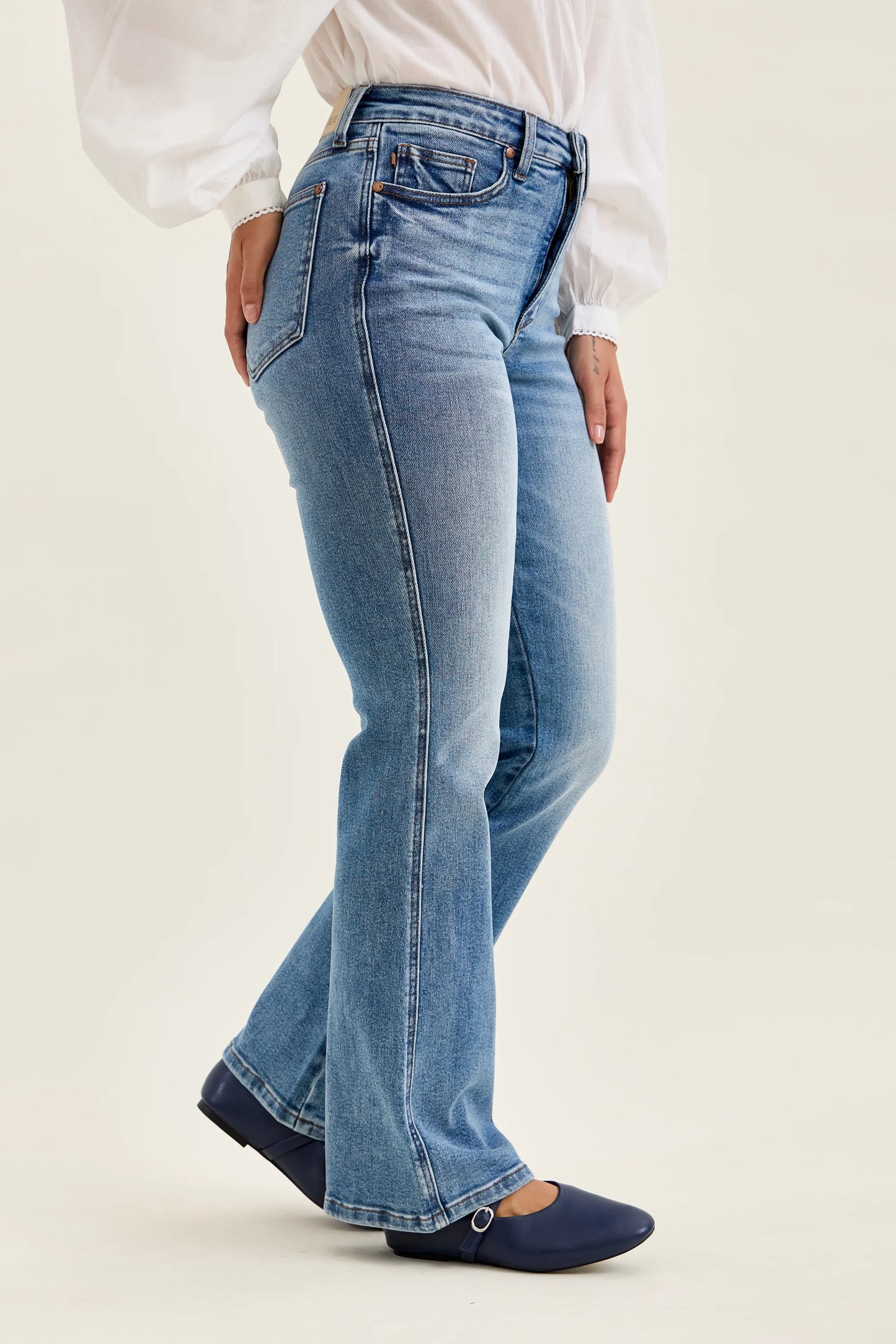 881162 HW Daisy Bootcut | Instant Classic Indigo Jeans