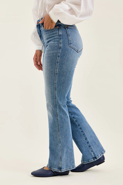 881162 HW Daisy Bootcut | Instant Classic Indigo Jeans