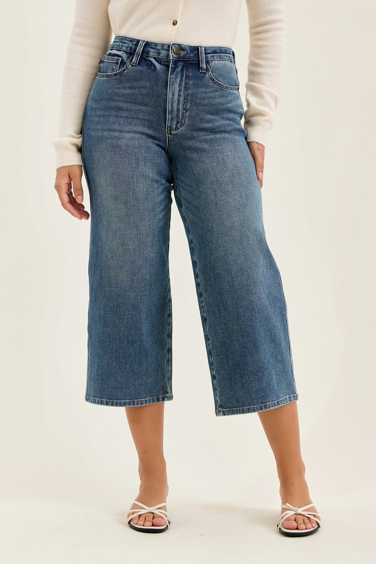 Judy Blue 881186 Dottie Wide Crop – MD Quarry Fade Jeans