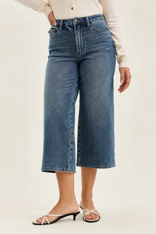 Judy Blue 881186 Dottie Wide Crop – MD Quarry Fade Jeans