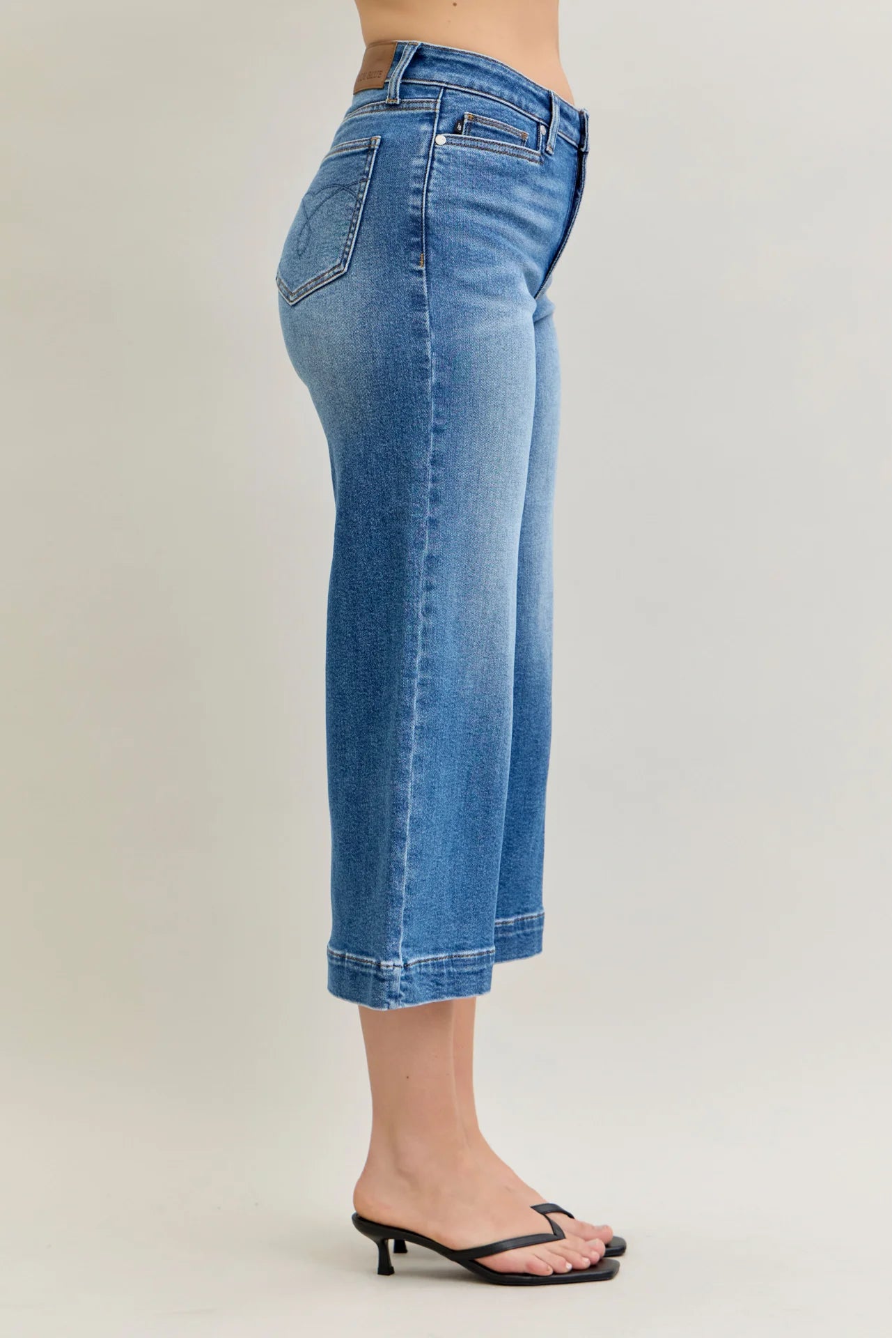 Judy Blue 881006 MR Wide Crop with Vintage Pockets Wide Hem Jeans
