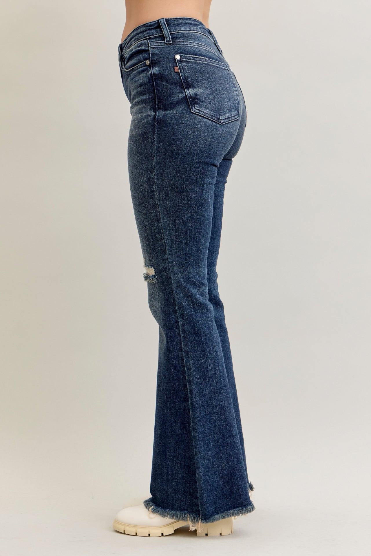 82681 Mid-Rise Flare Destroy &amp; Fray Hem Jeans – Judy Blue