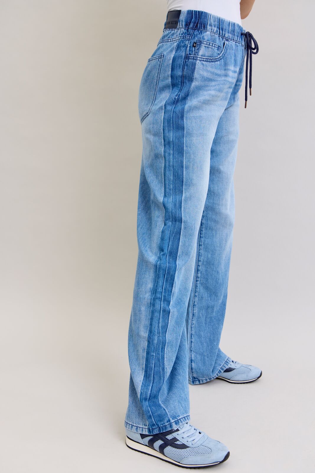 881005 Judy Blue High Waist Wilhemina Elastic Waistband Jeans