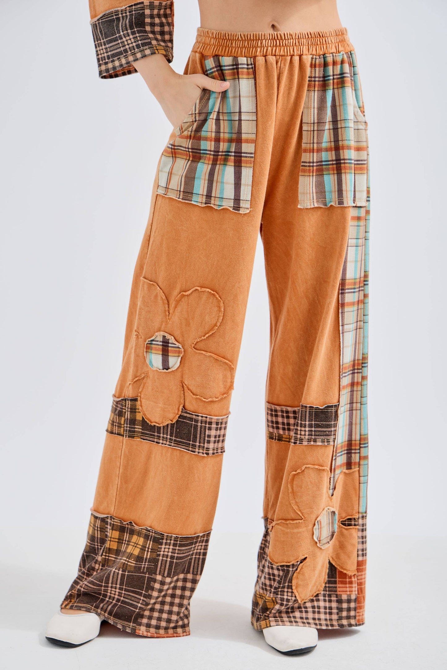 Mineral Washed Plaid Daisy Pants HP6738