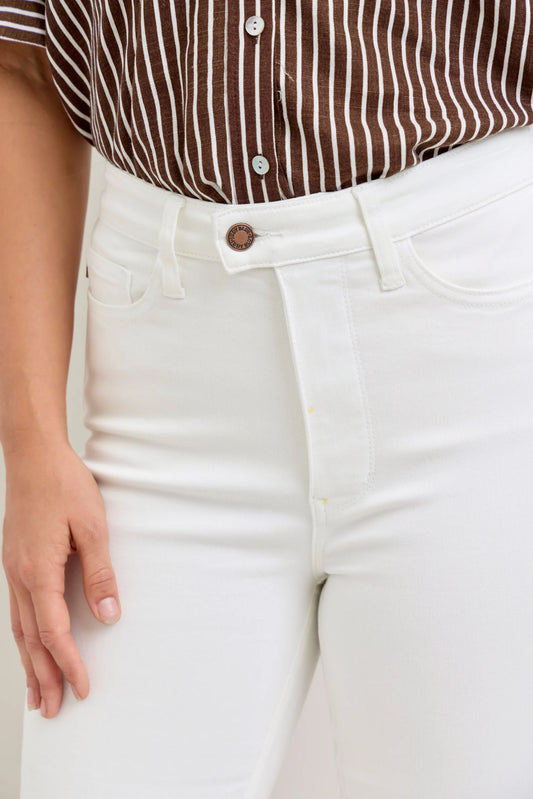 Judy Blue 78121 HW Tummy Control Capri with Spade Pockets Extended Waistband Jeans