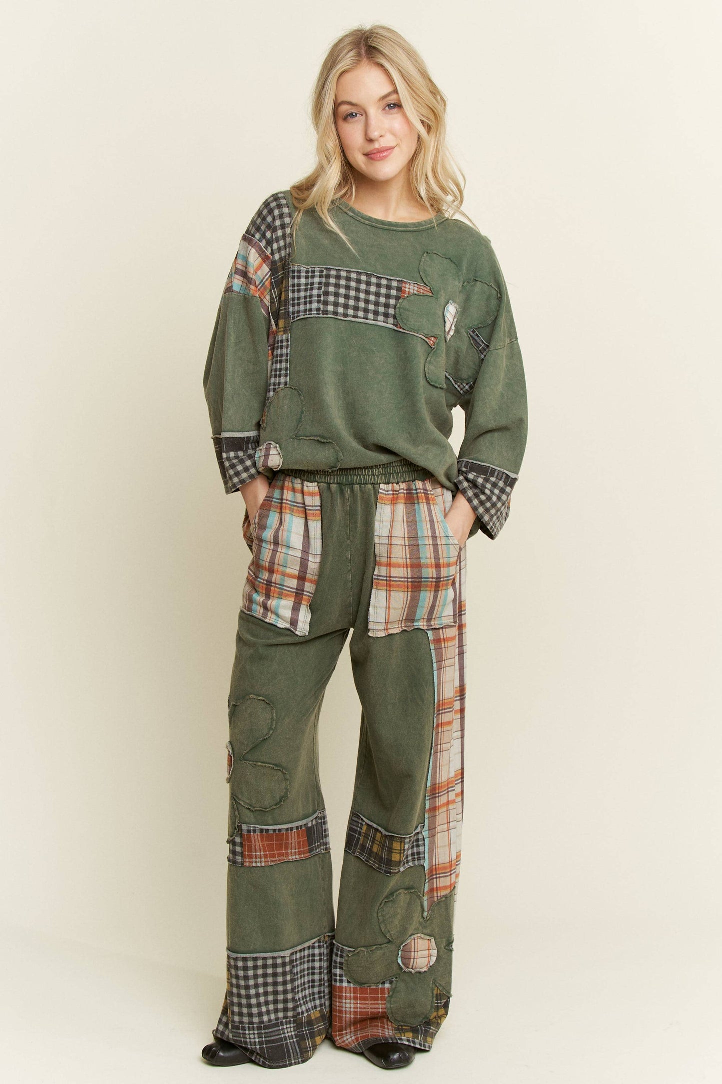 Mineral Washed Plaid Daisy Pants HP6738