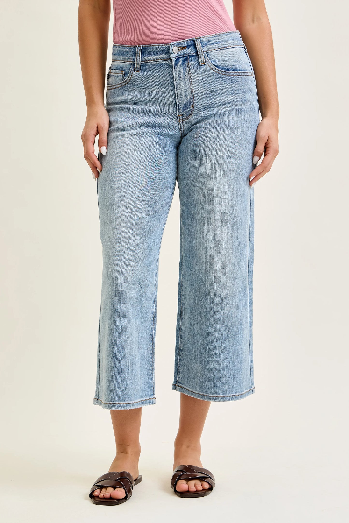 82690 Judy Blue Mid Rise Wide Crop Jeans