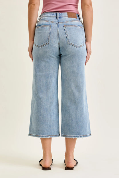82690 Judy Blue Mid Rise Wide Crop Jeans