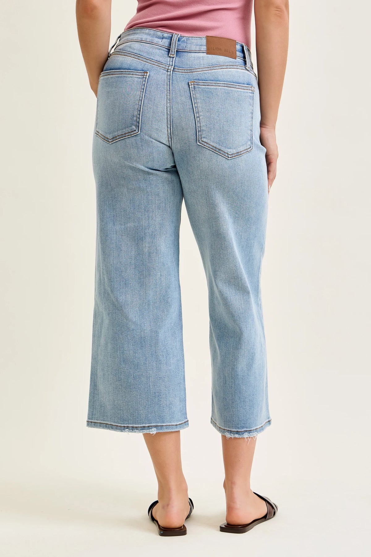 82690 Judy Blue Mid Rise Wide Crop Jeans
