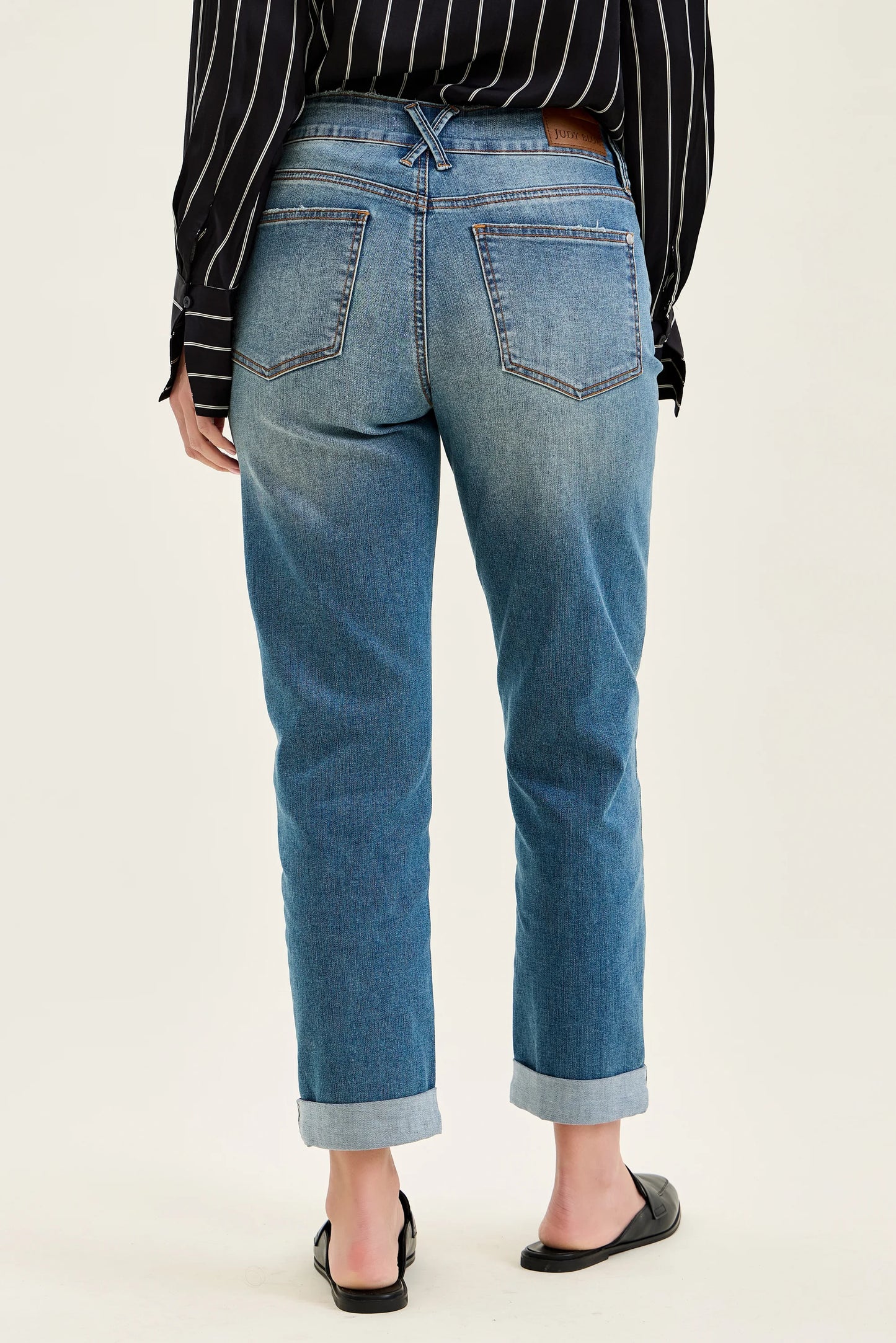 881089 Mid Rise Boyfriend Cool Denim Judy Blue Jeans