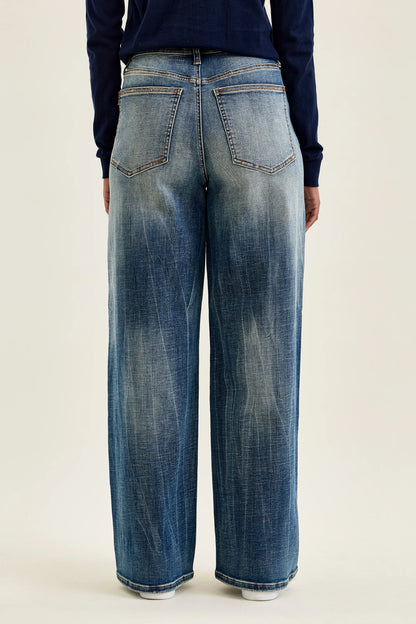 881157 HW WILHELMINA Baggy MD Vintage Blast Jeans Judy Blue