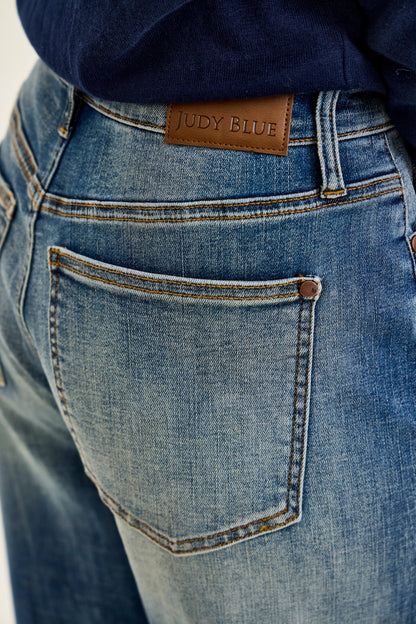 881157 HW WILHELMINA Baggy MD Vintage Blast Jeans Judy Blue