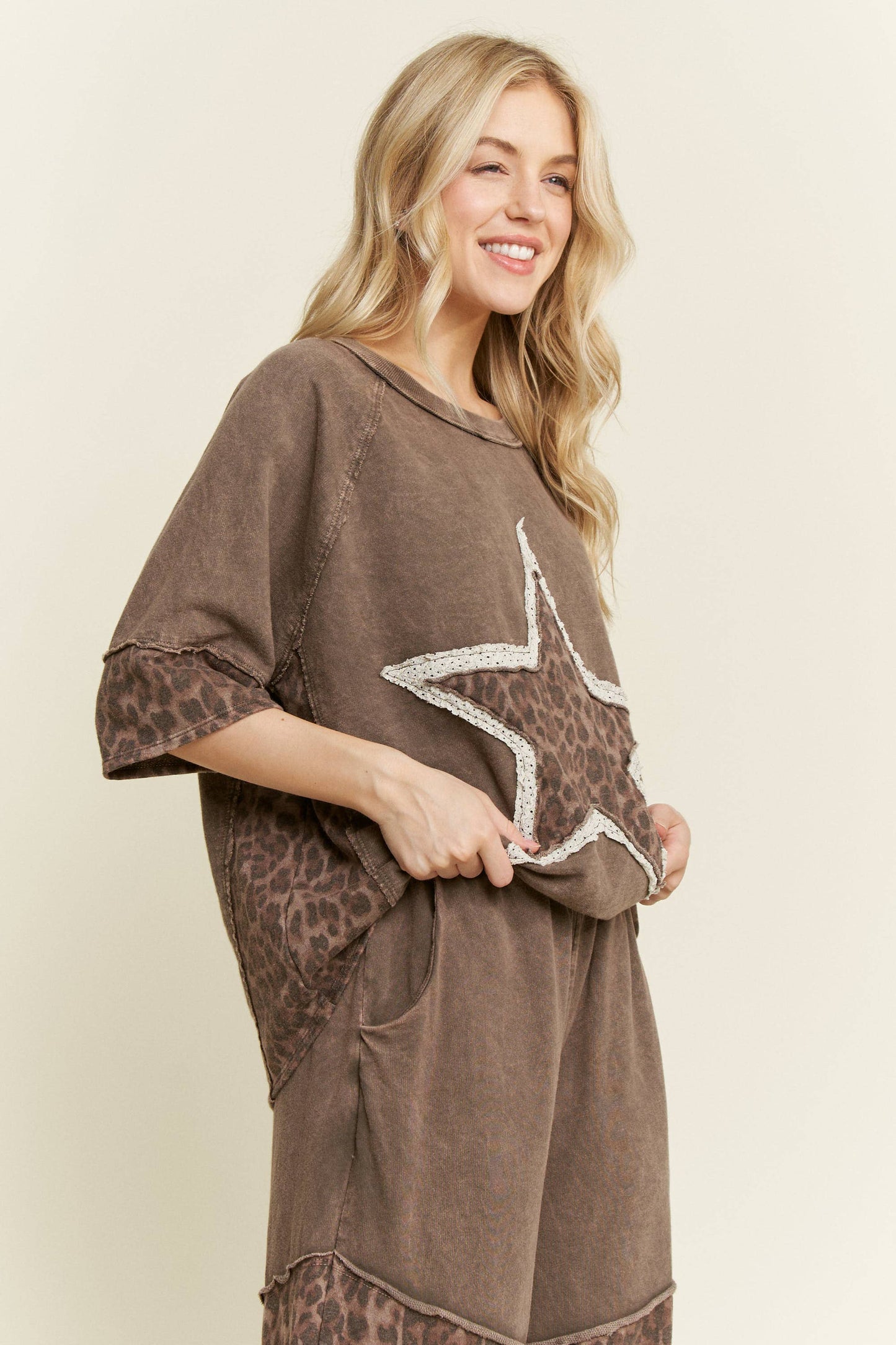 Mineral Washed Leopard Star Half sleeve top HT6628