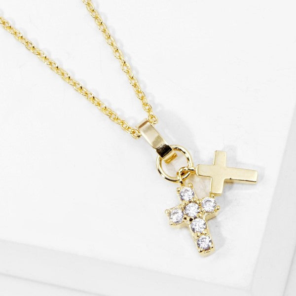 159527 Dainty Chain Link Necklace Featuring Cubic Zirconia &amp; Metal Tone Crosses Pendant
