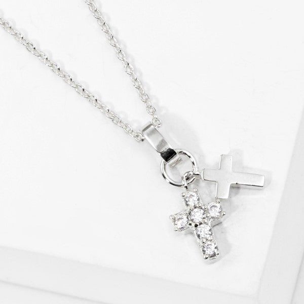 159527 Dainty Chain Link Necklace Featuring Cubic Zirconia &amp; Metal Tone Crosses Pendant