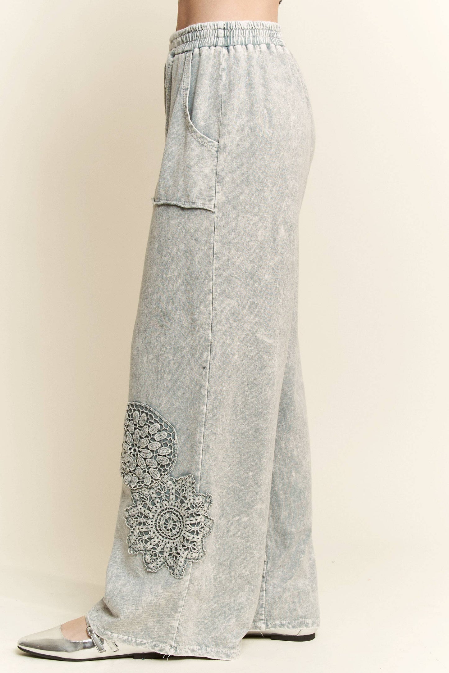 Mineral Washed Doily Wide leg straight pants HP6236