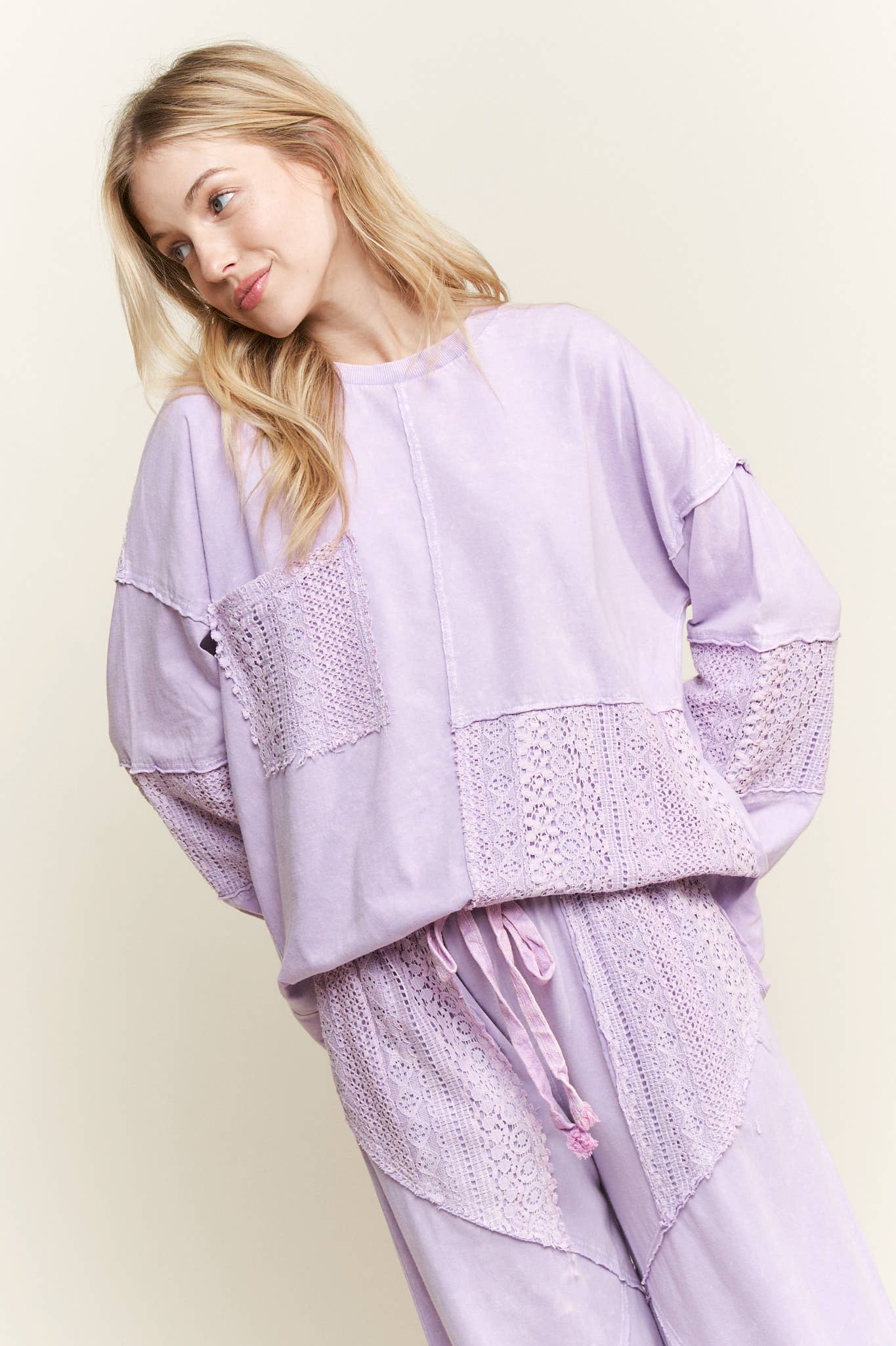 Mineral Wash Lace detailed Long Sleeve sweatshirt HT6027