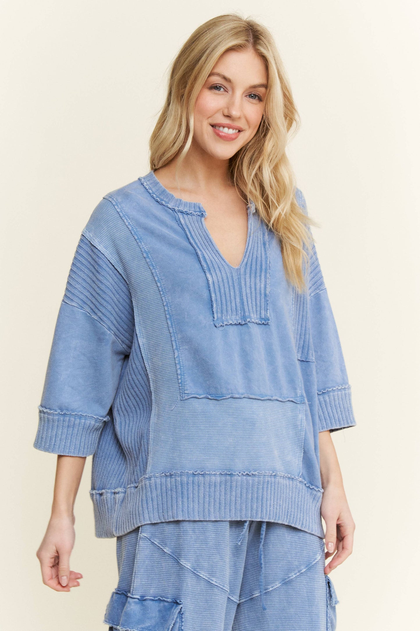 Mineral Washed Split Neckline sweatshirt HT6291