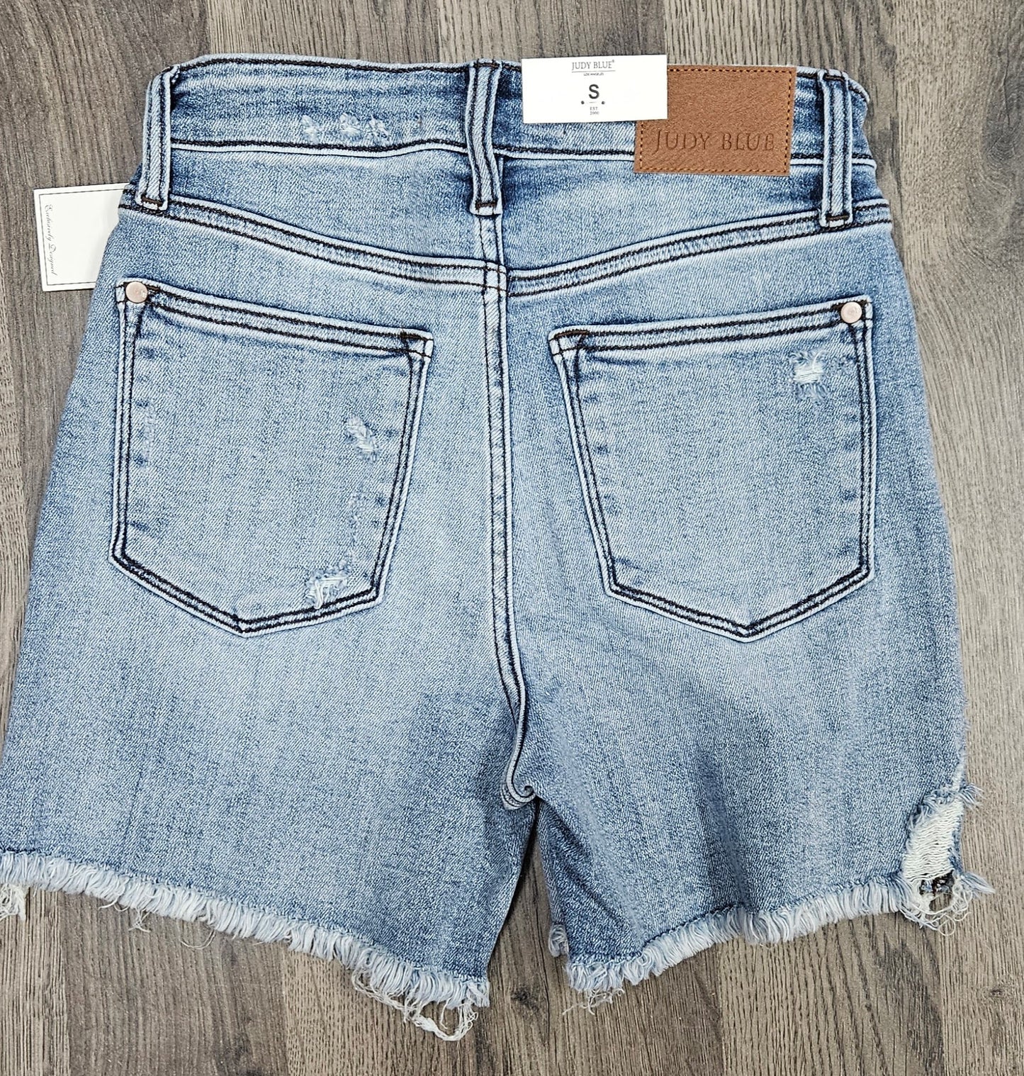 15275 Judy Blue HW Distressed Shorts