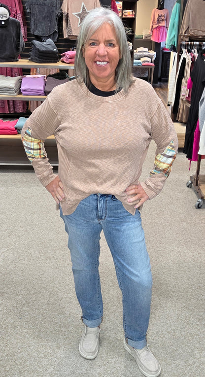 82703 Judy Blue Mid-Rise Boyfriend Jeans