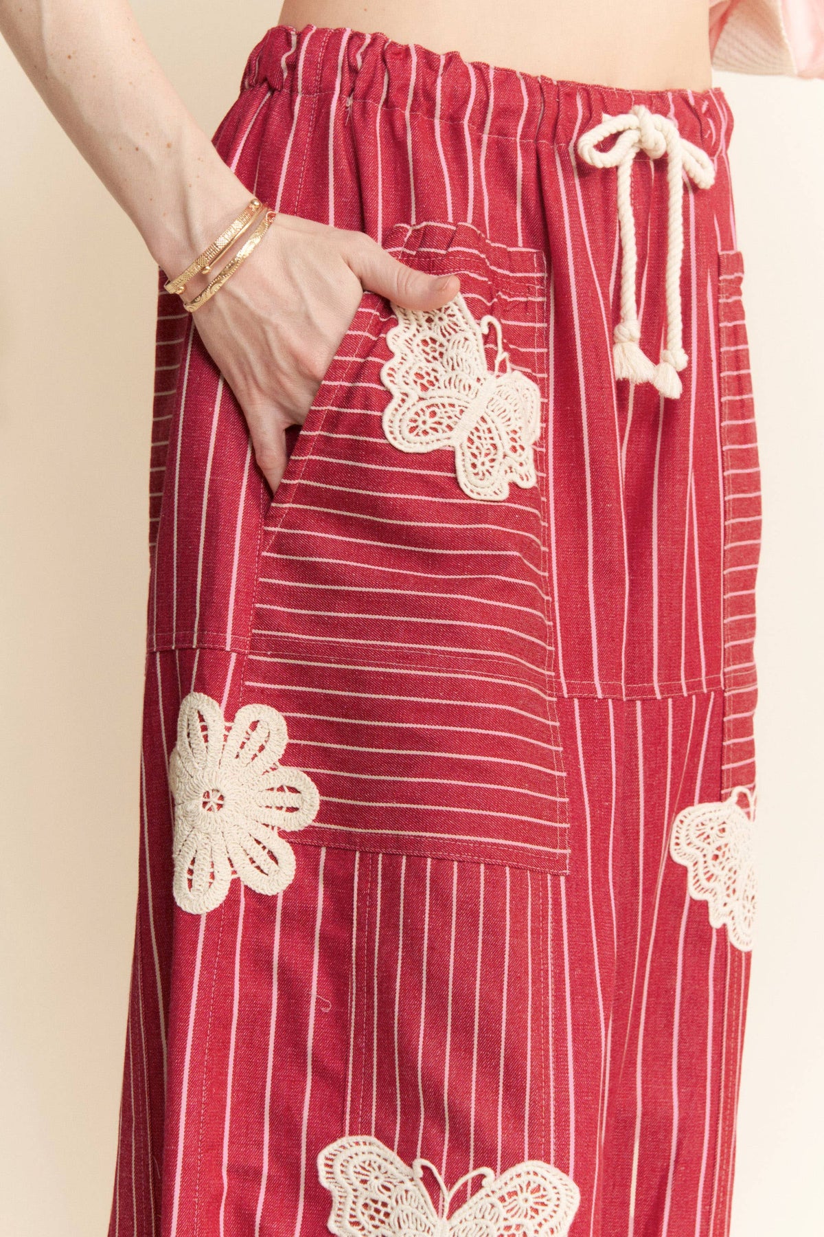 Crochet Applique Striped Barrel Pants