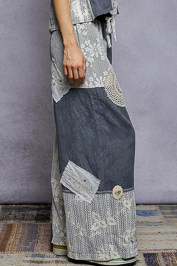 Relaxed fit in woven with patch detail Pants POL