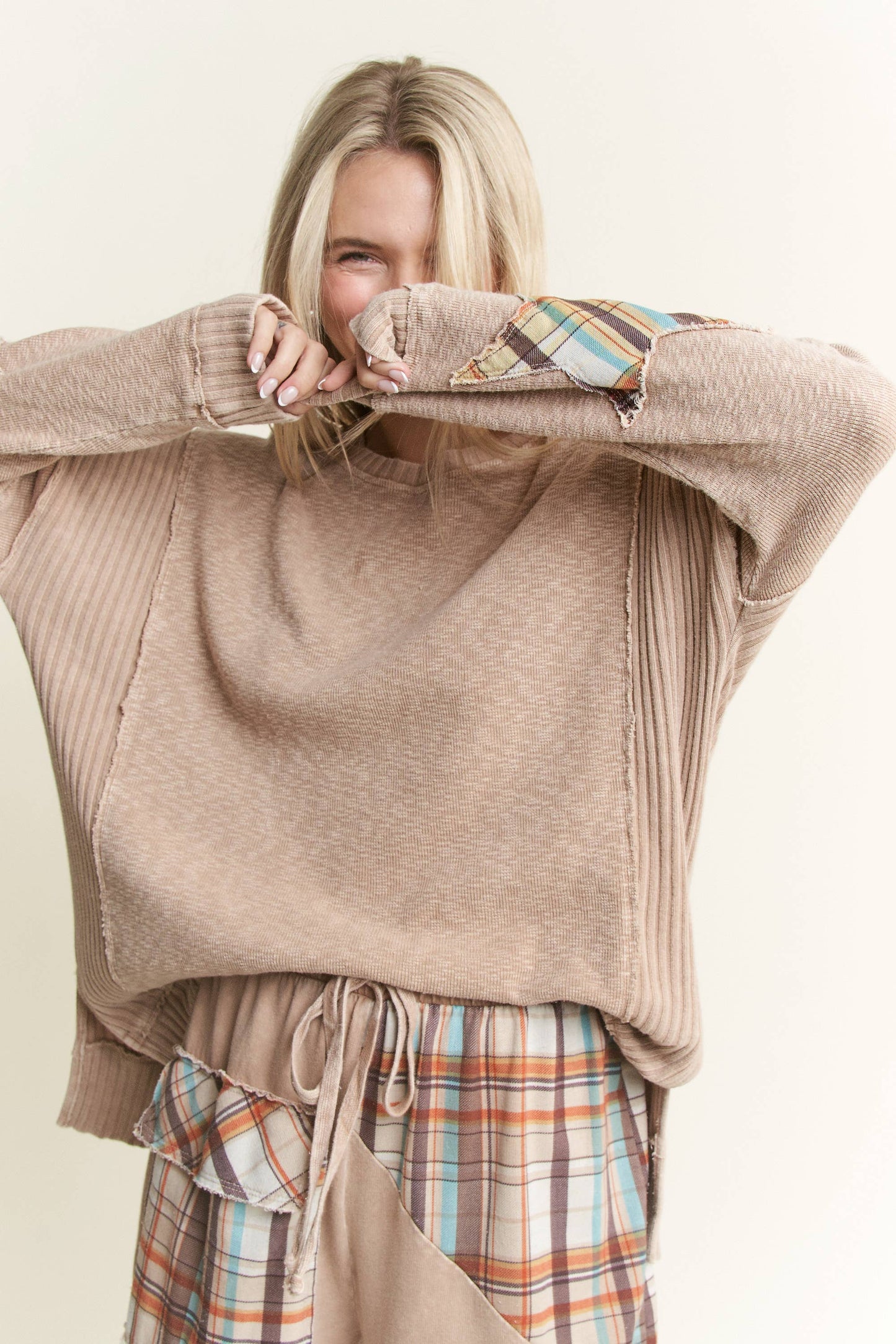 Mineral Wash Plaid Star patched elbow sweater top HT5999