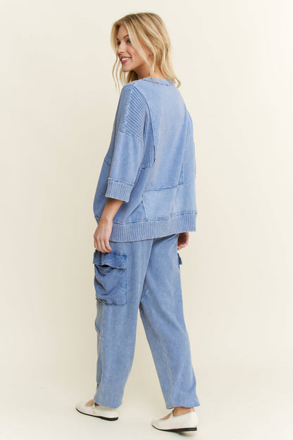 Mineral Washed Split Neckline sweatshirt HT6291