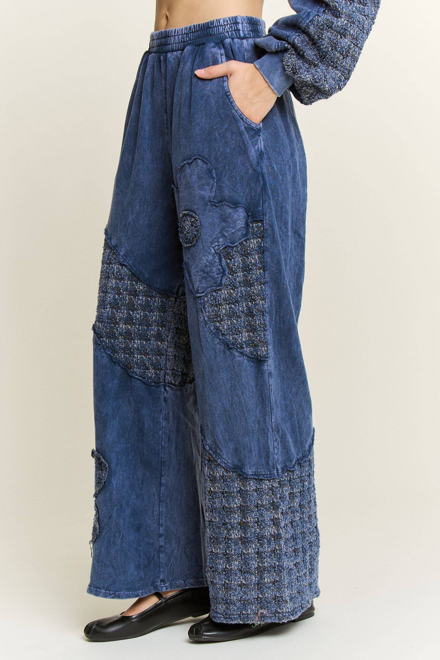 Mineral Washed Tweed Daisy patch Wide leg pants HP6751