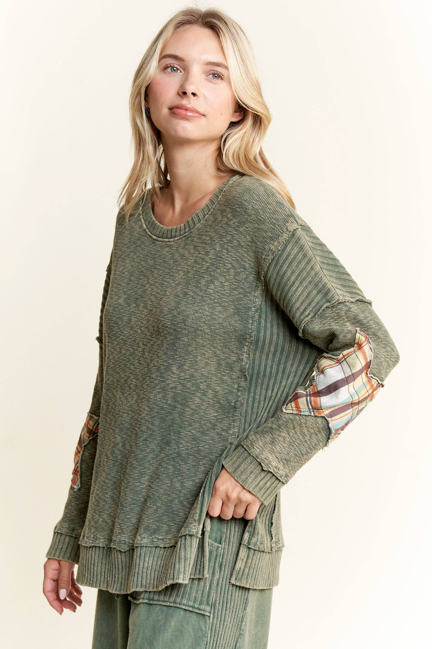 Mineral Wash Plaid Star patched elbow sweater top HT5999
