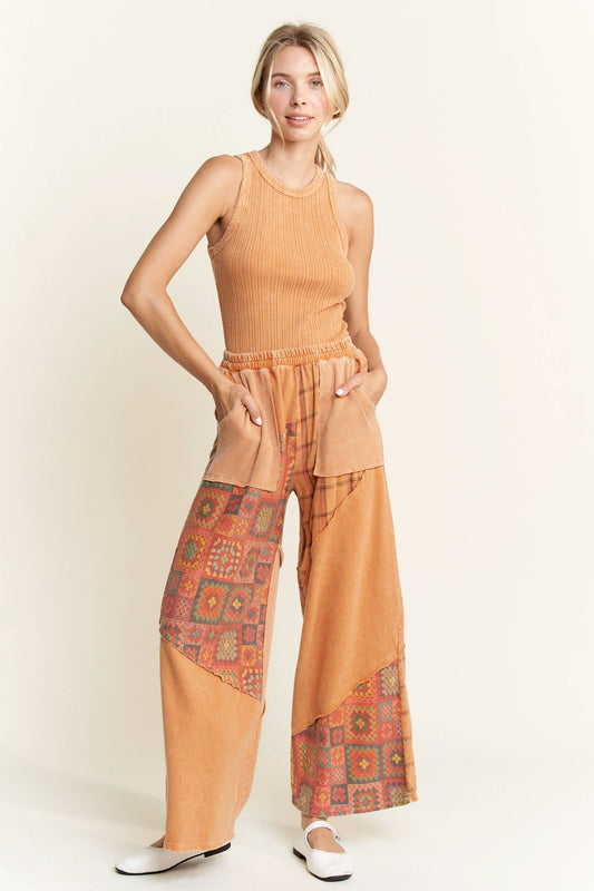 Mineral Wash Contrast Patch Wide Leg Pants HP5767