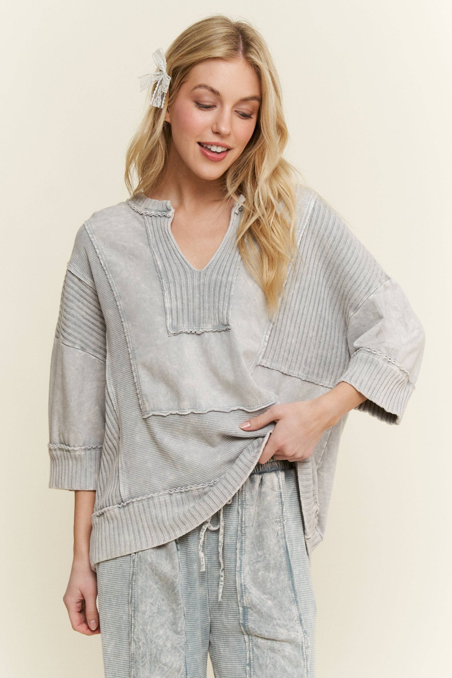 Mineral Washed Split Neckline sweatshirt HT6291