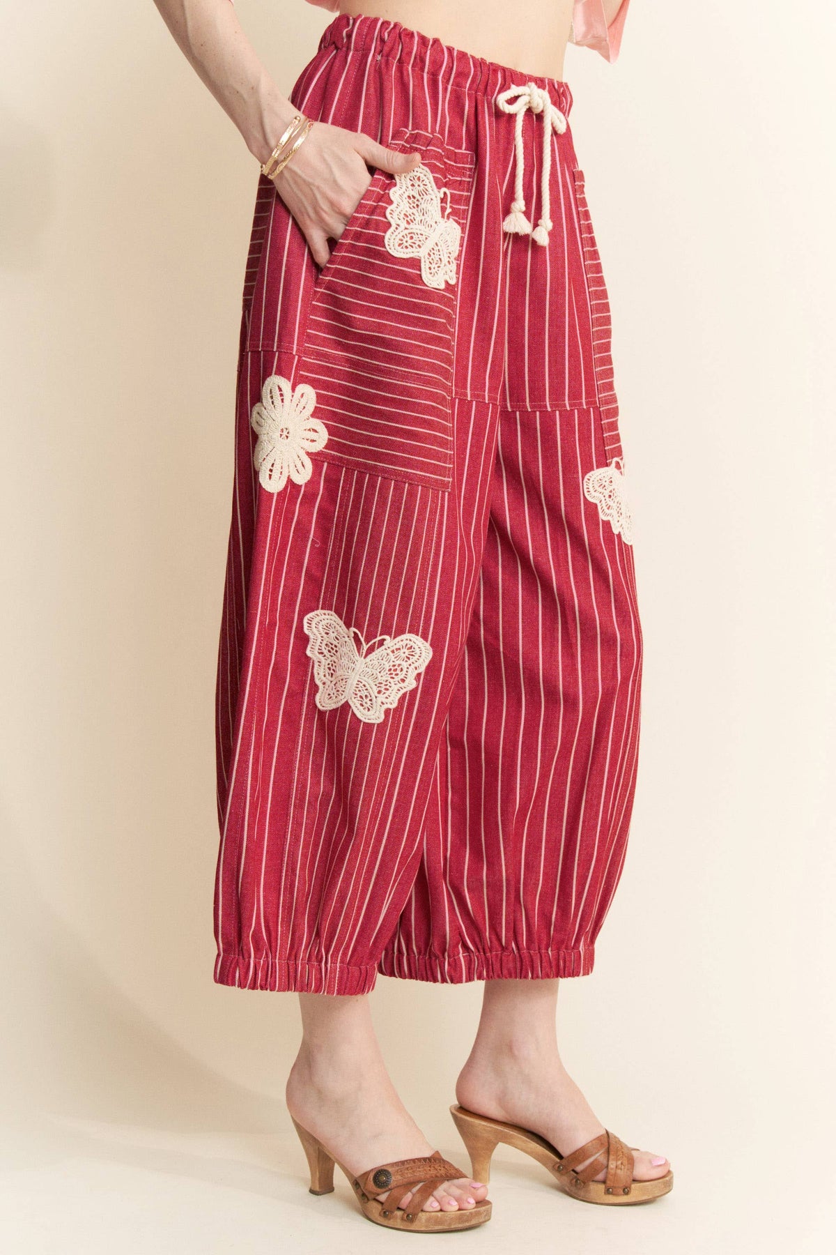 Crochet Applique Striped Barrel Pants