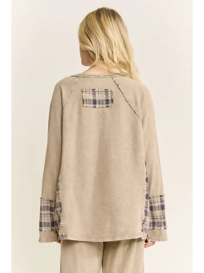Mineral Washed Distressed Star Patch Plaid top  HT6783