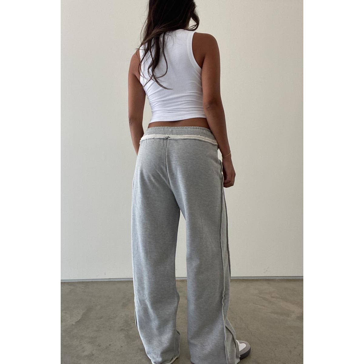 EXPOSED SEAM SWEATPANTS: L / H.GREY