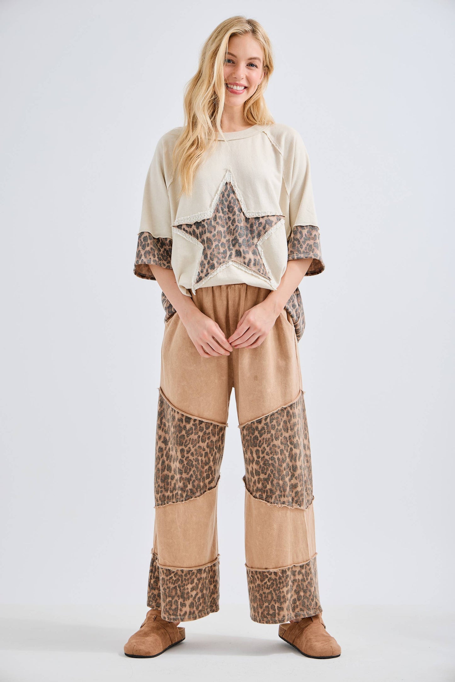Mineral Washed Leopard Star Halfsleeve top HT6628