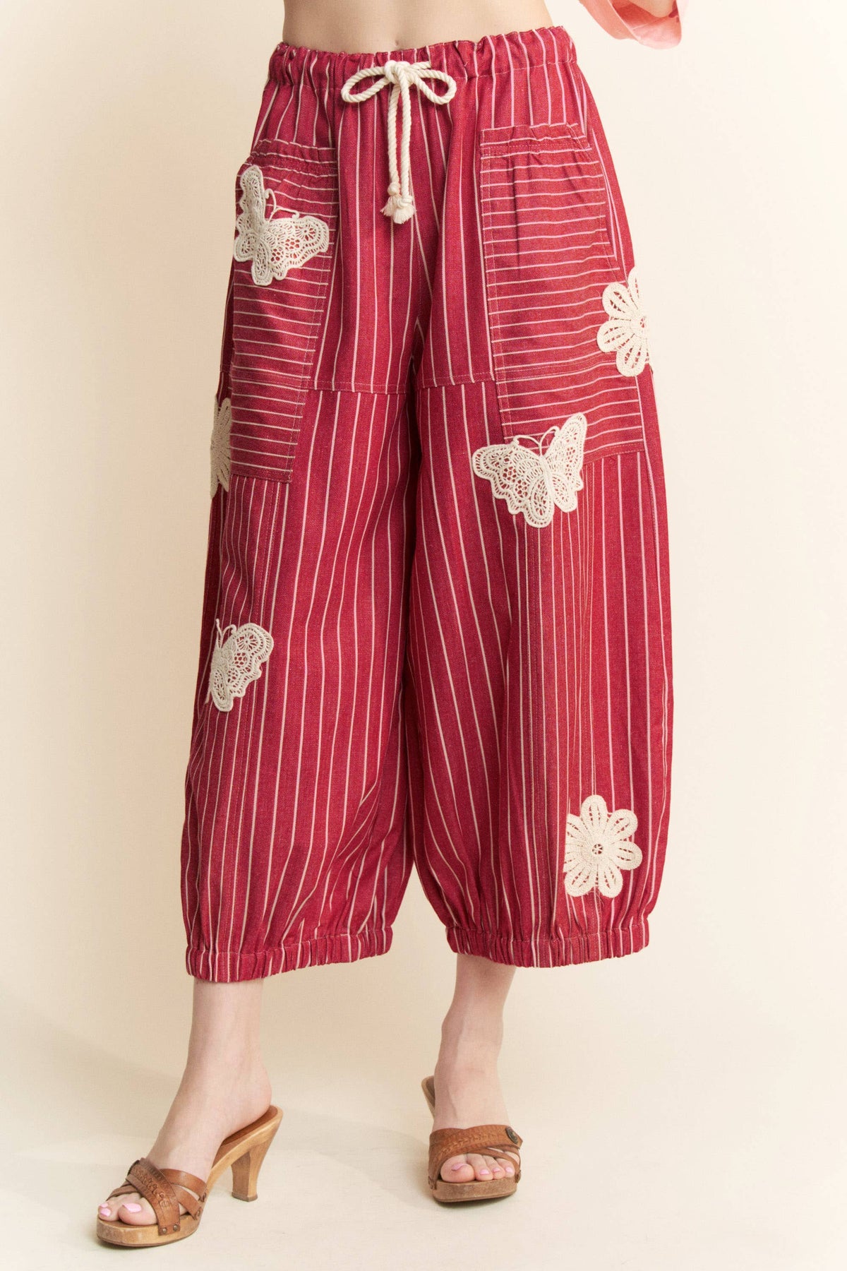 Crochet Applique Striped Barrel Pants