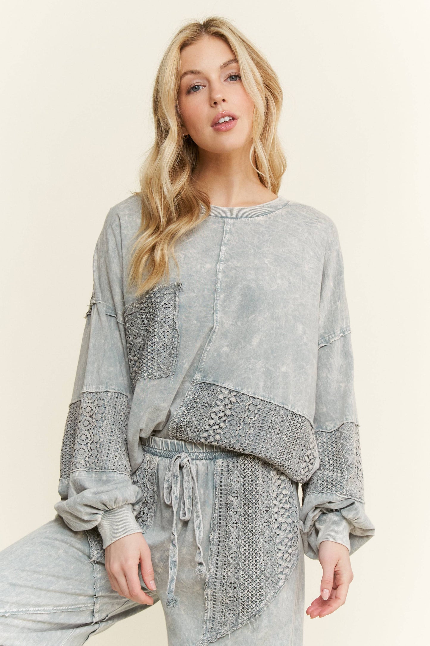Mineral Wash Lace detailed Long Sleeve sweatshirt HT6027