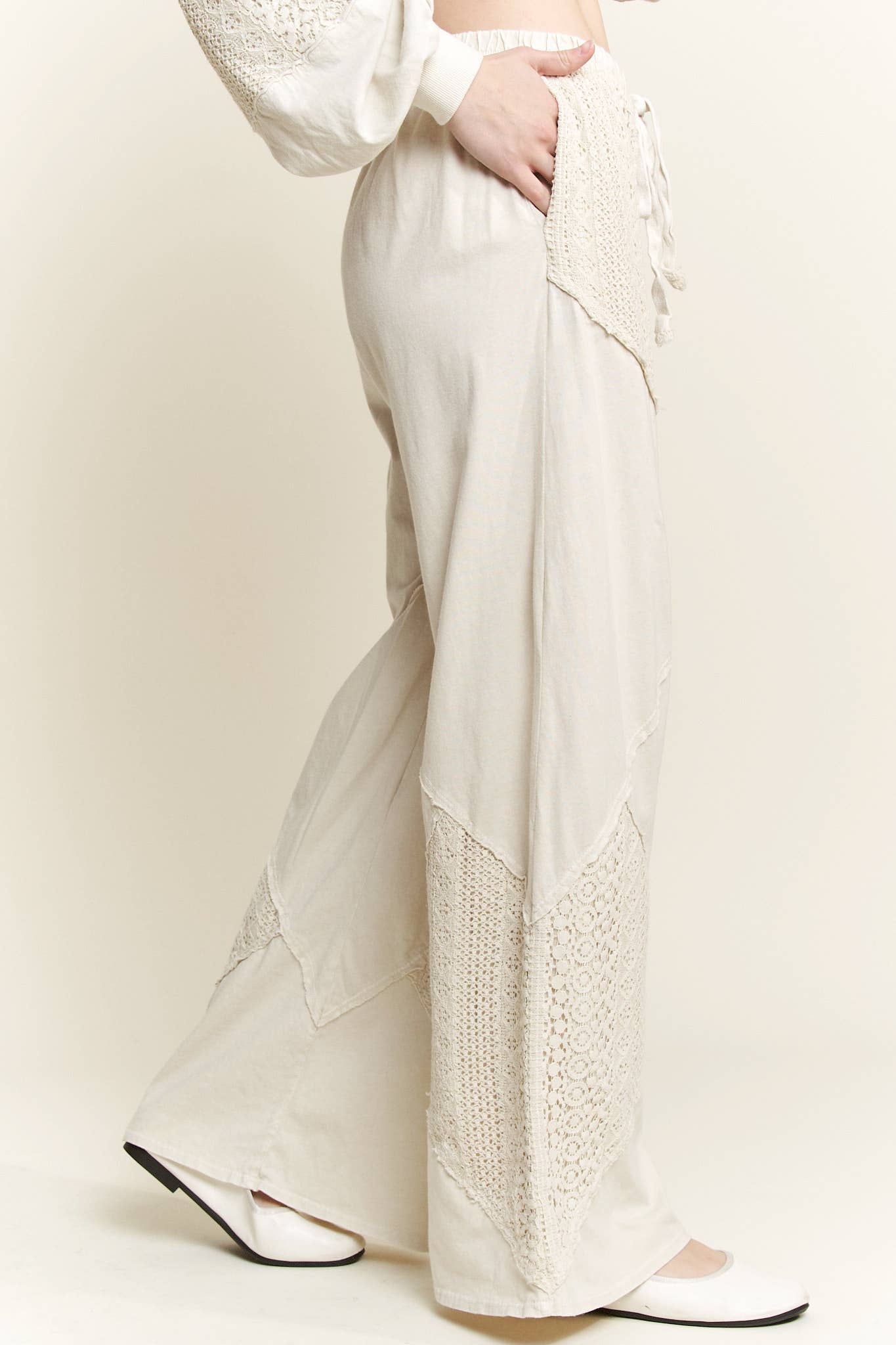 Mineral Wash Lace detailed straight leg pants HP6030