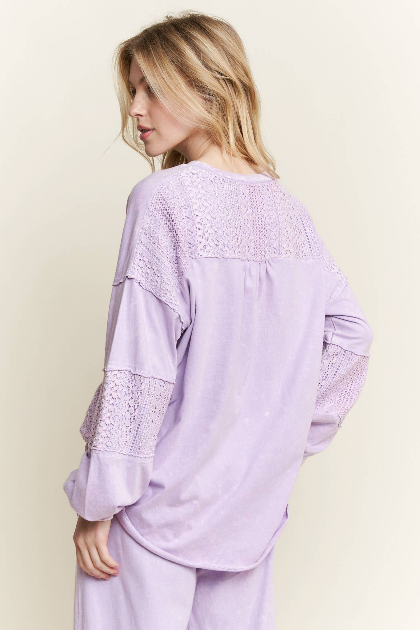 Mineral Wash Lace detailed Long Sleeve sweatshirt HT6027