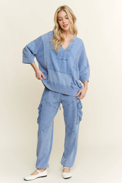 Mineral Washed Split Neckline sweatshirt HT6291