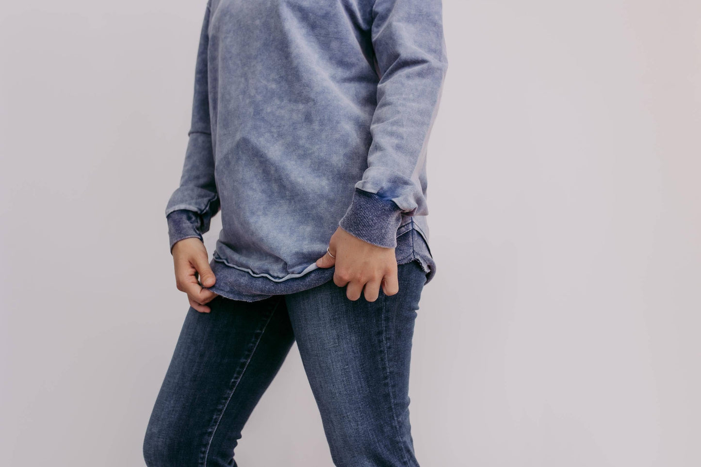 MK159 Acid Washed Sweatshirt -Navy
